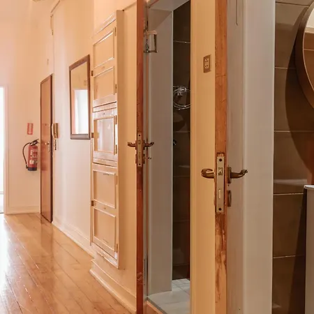 Πανσιόν Aquilla's Family 103 By Mycelia