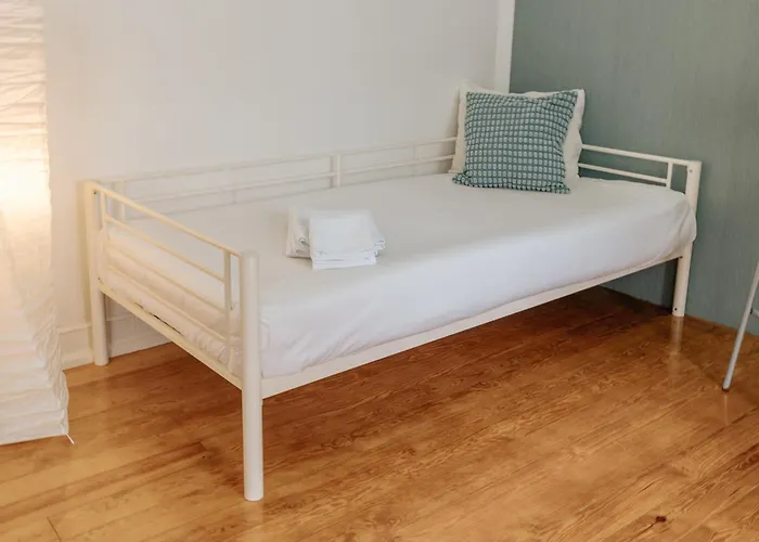 Aquilla's Family 103 By Mycelia Guest house Lisbon