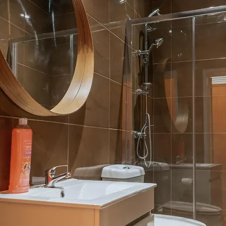 Aquilla's Family 103 By Mycelia 게스트하우스 리스본